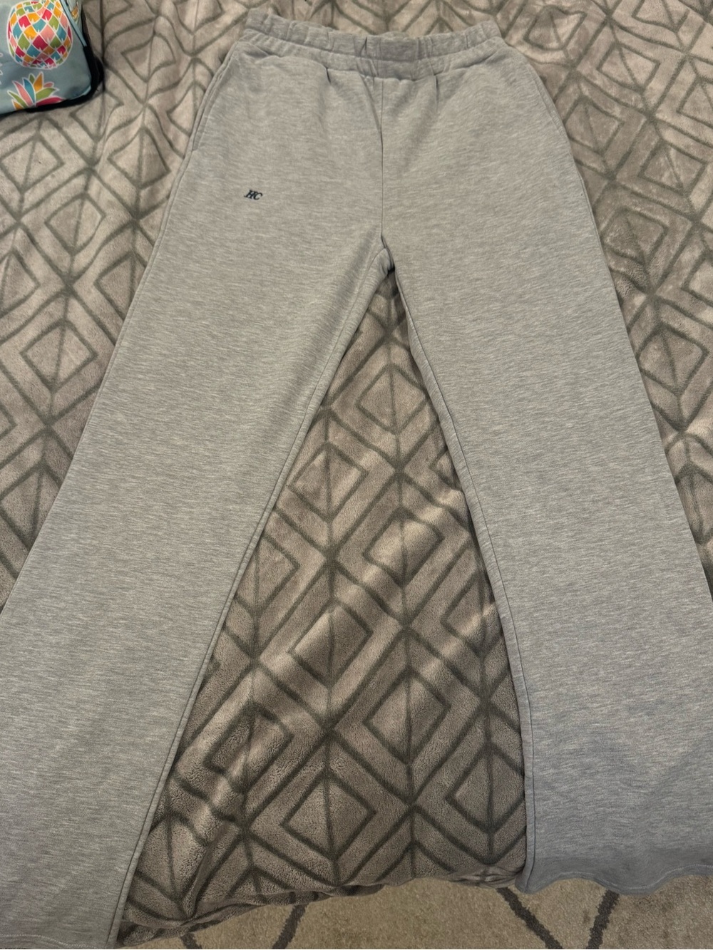 NWT MEDIUM SOFT POCKETED Women's Gray Wide-Leg Sweatpants